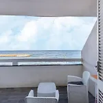 Apartament Beachfront Terrace And Air Conditioning