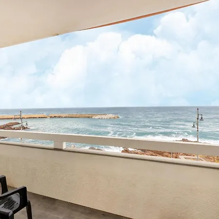 דירה Beachfront Terrace And Air Conditioning קאסטלסארדו