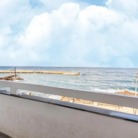 דירה Beachfront Terrace And Air Conditioning *